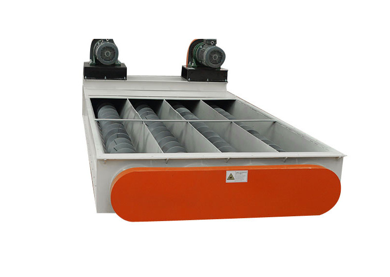 Chain grass powder conveyor